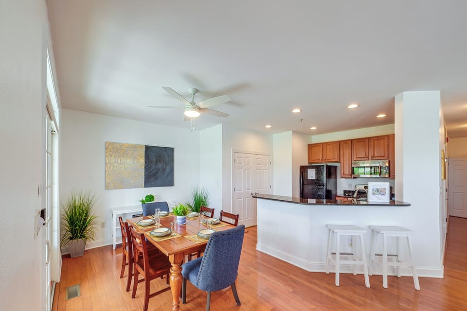 Dining Area | Dishware & Flatware Provided | Screened Porch Access