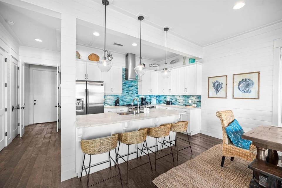 Easy eating at the kitchen island