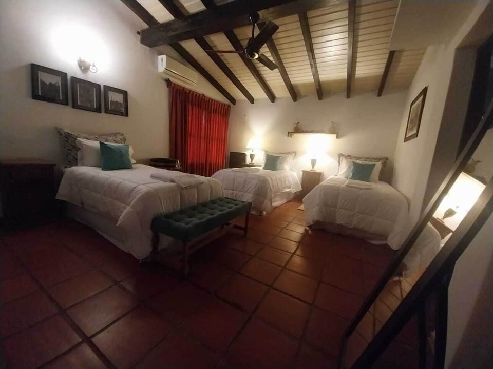 Classic Triple Room | Bed sheets