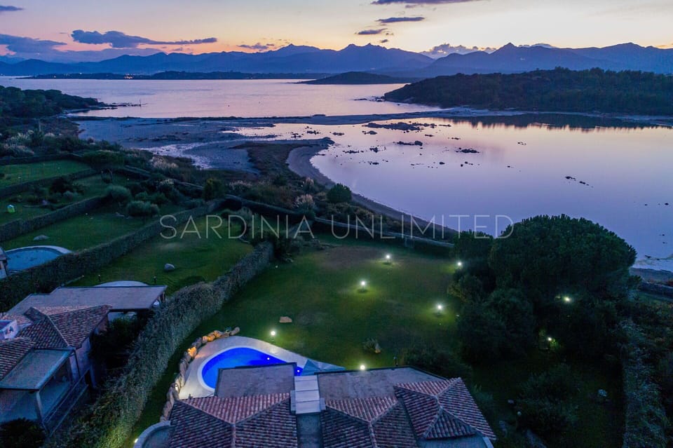 Building Exterior, Pool