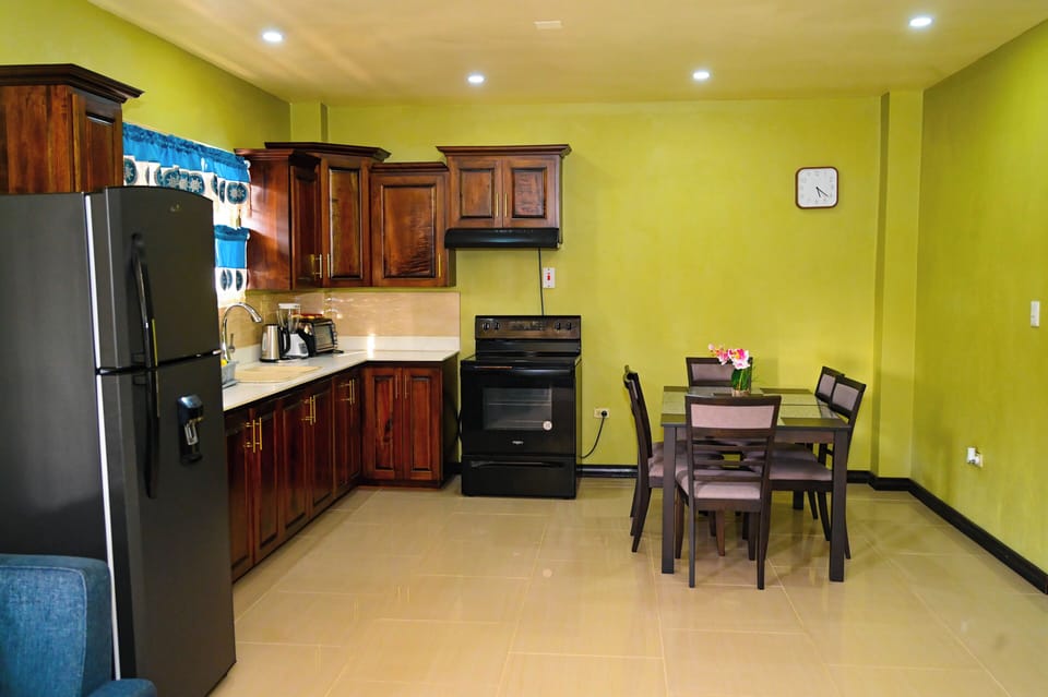 Family Apartment, 2 Bedrooms, Non Smoking, Pool Access | Private kitchen | Fridge, microwave, oven, electric kettle