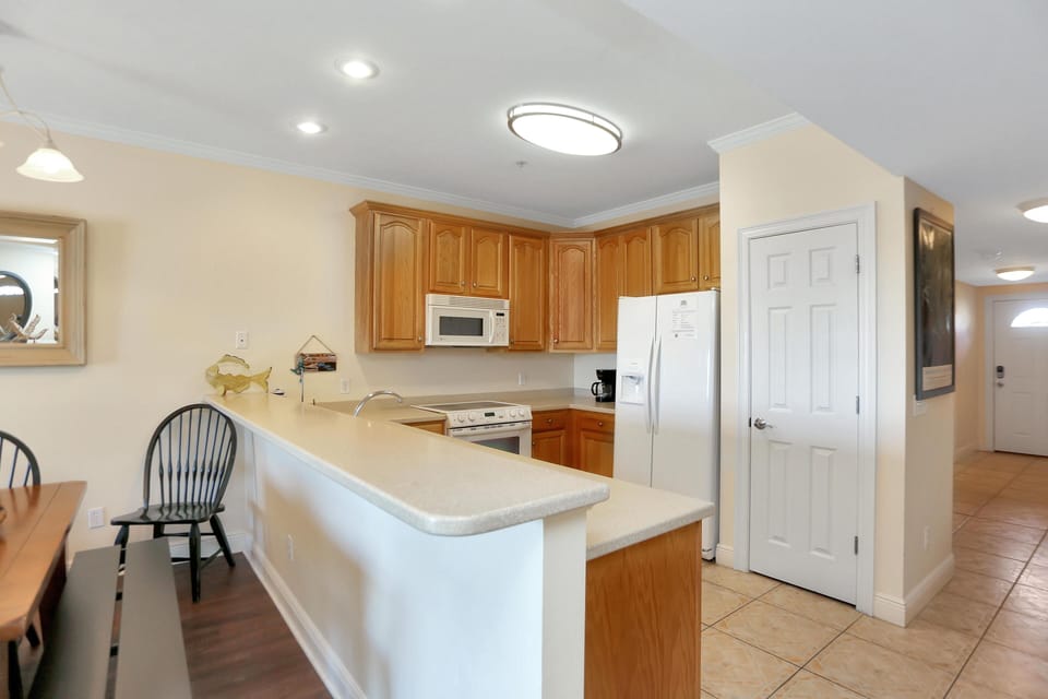 Condo, Multiple Beds (Dunes Club 1B) | Private kitchen | Oven, toaster