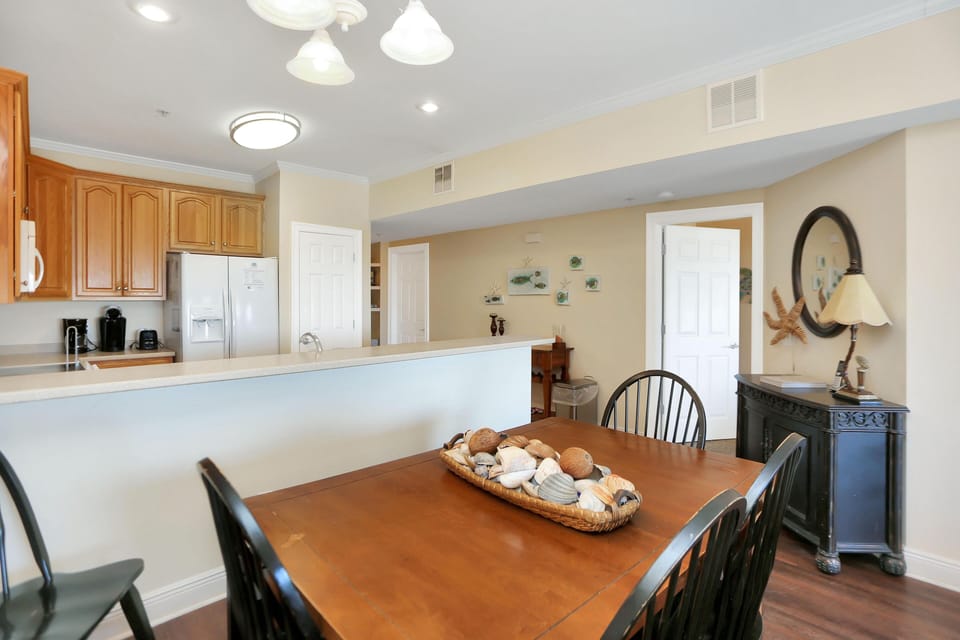 Condo, Multiple Beds (Dunes Club 1B) | Dining