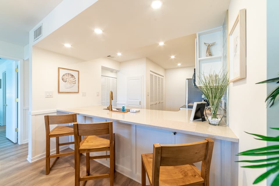 Seating for 3 a the bar