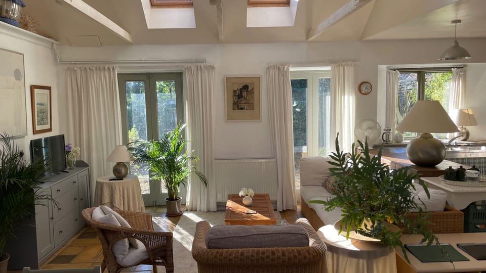 Bright spaces living areas to fully enjoy the cottage 