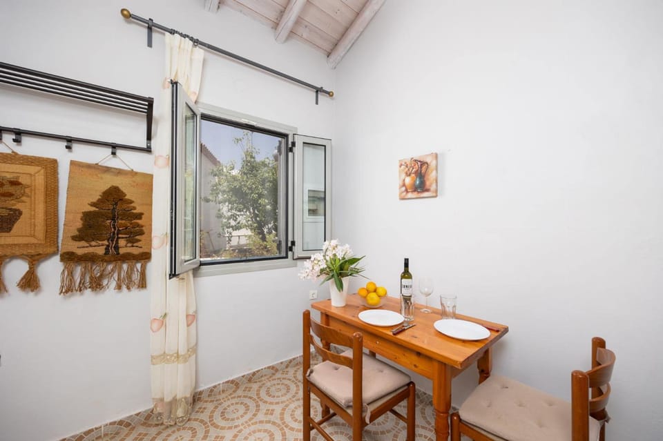 House | 1 bedroom