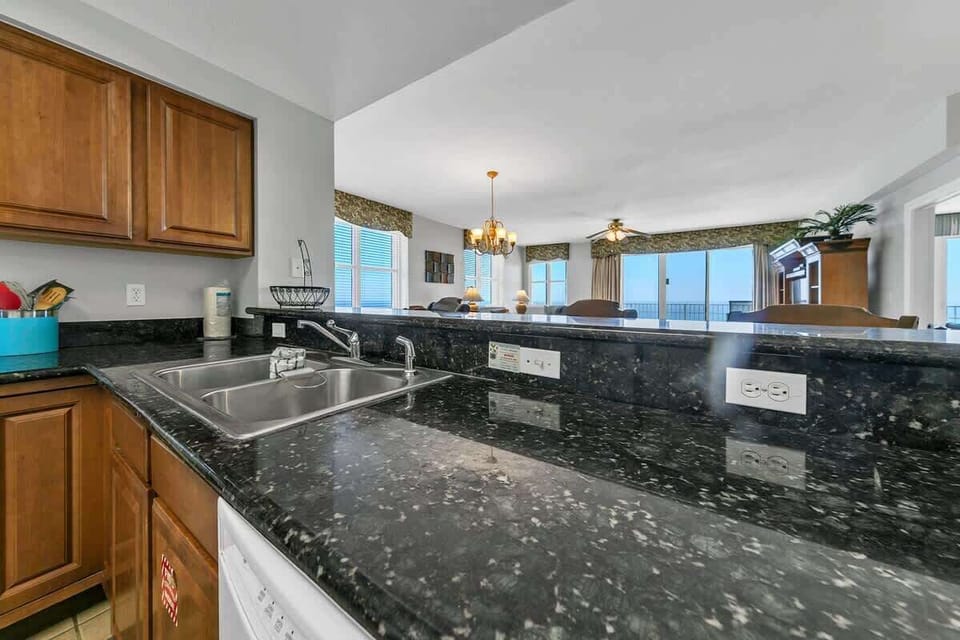 It's much easier to  wash dishes with these views! 