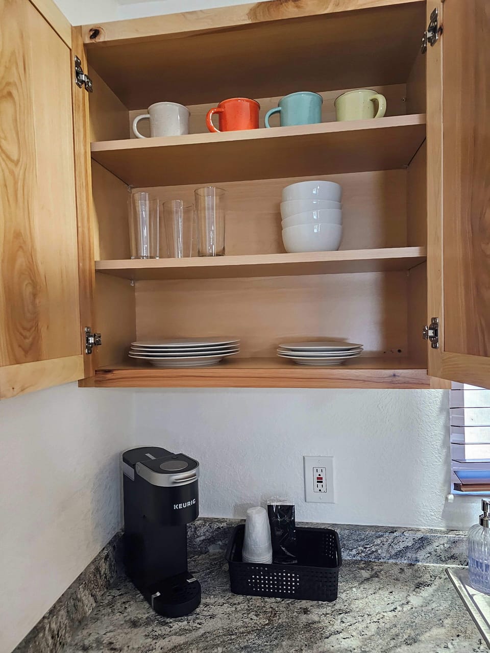 Complimentary coffee as well as dishes for your use.