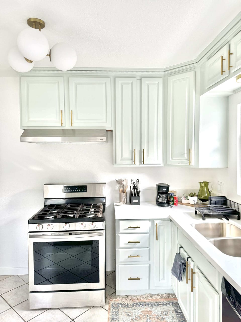 Gas stove and electric oven.