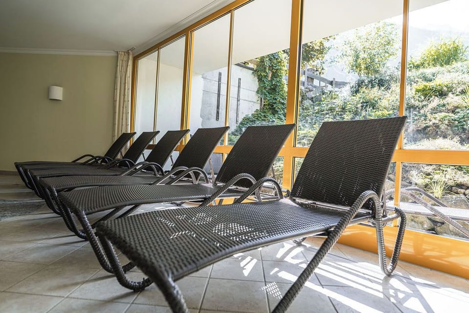 Sauna, hot tub, steam room