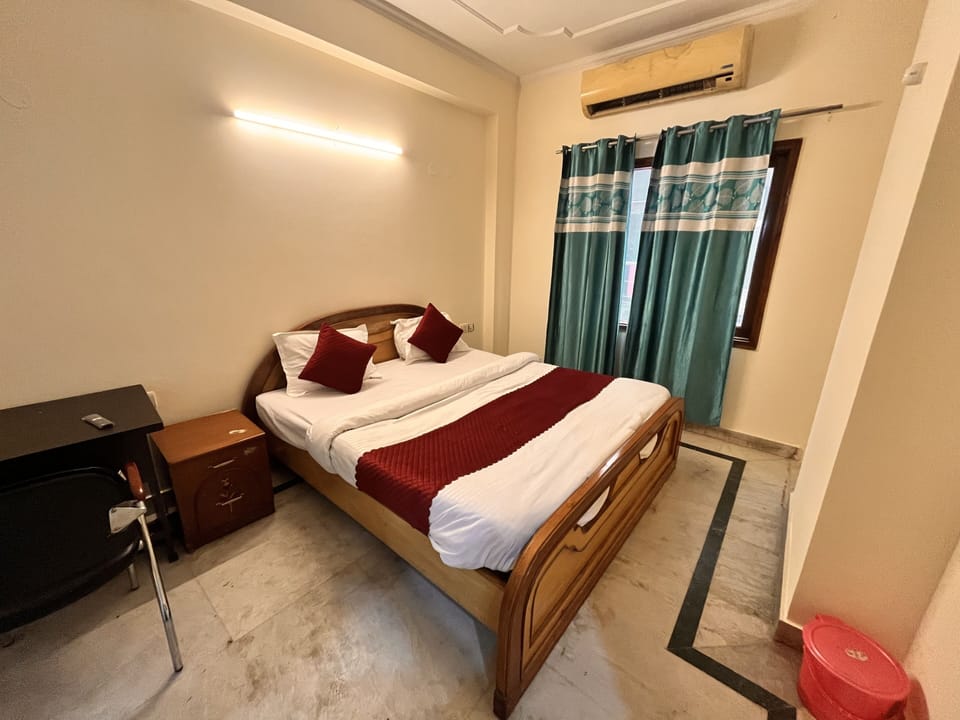 Deluxe Double Room | Individually furnished, desk, laptop workspace, free WiFi