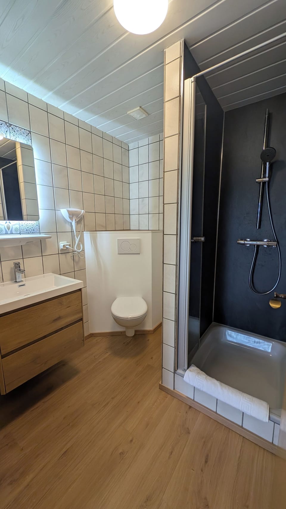 Double Room, Balcony | Bathroom | Shower, hair dryer, towels, soap