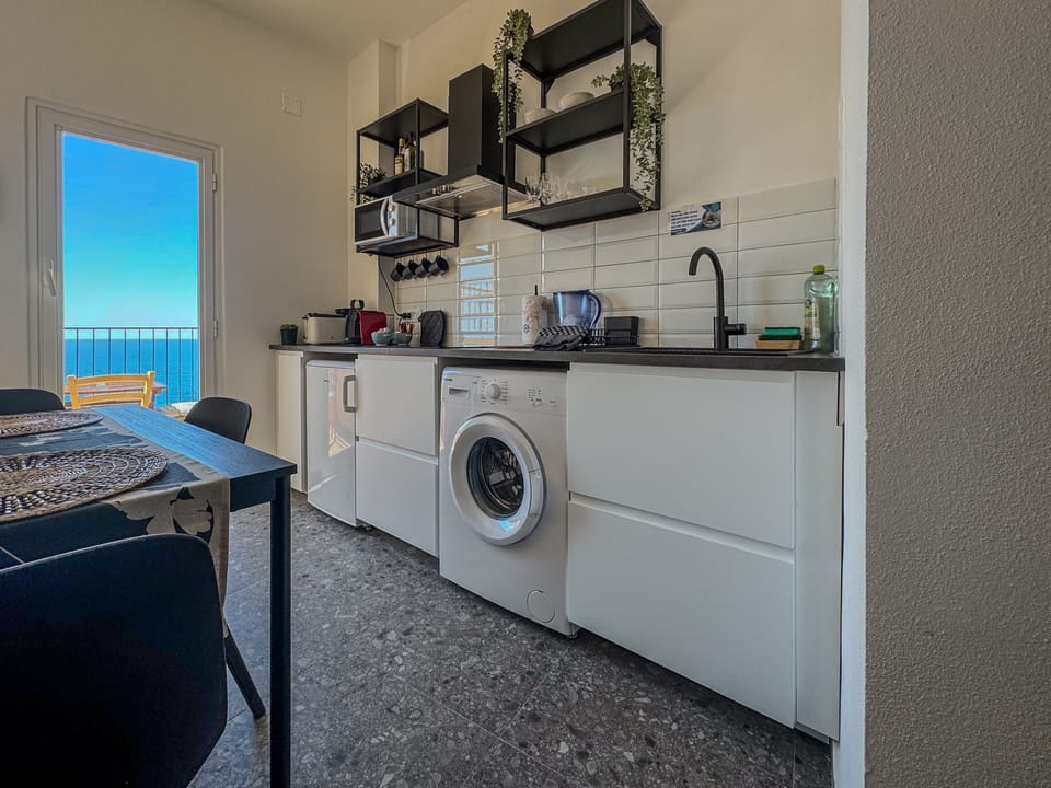 Apartment, 1 Bedroom, Terrace | Private kitchen | Fridge, oven, stovetop, espresso maker