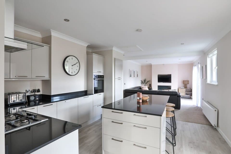 breakfast bar