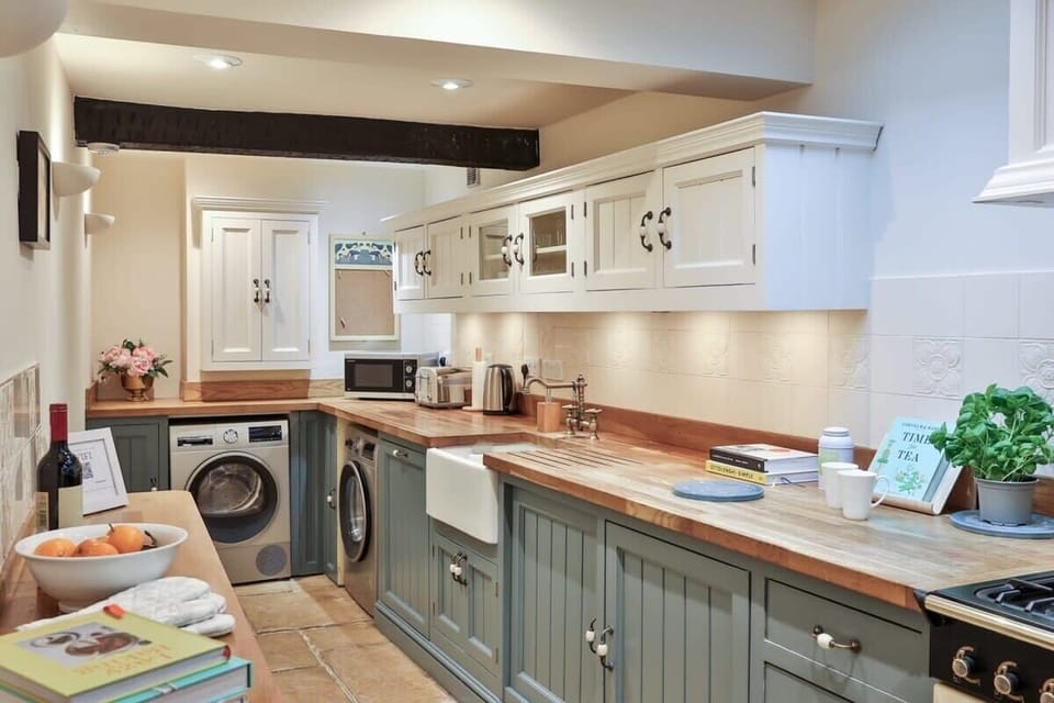 Large fully fitted galley kitchen