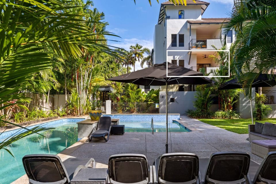 11 On The Reef: stunning apartment overlooking luxury pool