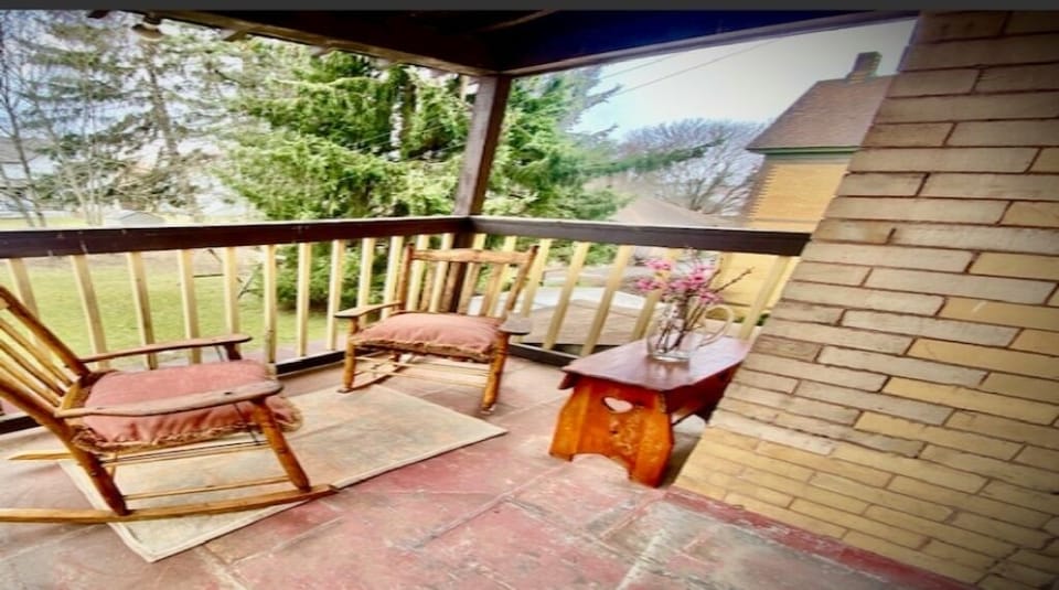 Upstairs Outdoor Patio.