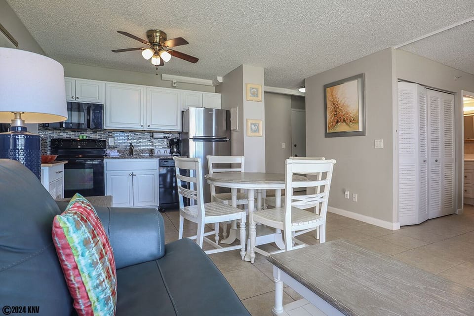 Comfortable accommodations for your beach therapy!