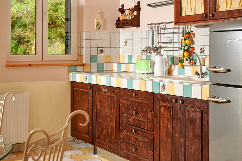 Classic Apartment | Private kitchen | Fridge, microwave, oven, stovetop