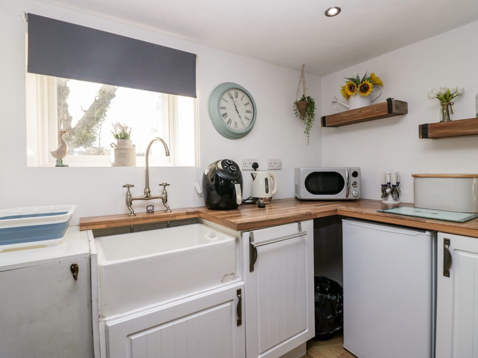 Cookware/dishes/utensils