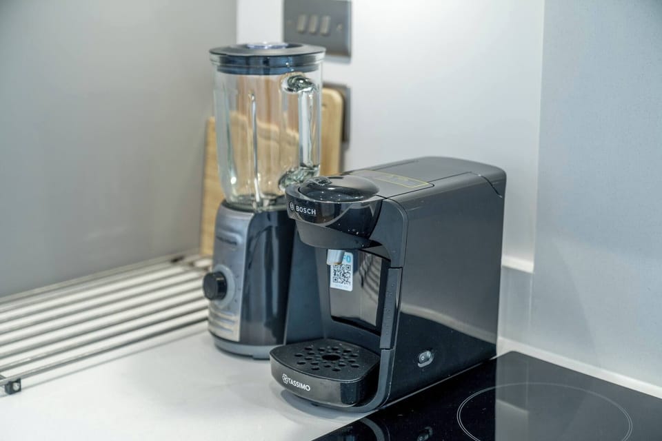 Apartment, 2 Bedrooms | Coffee and/or coffee maker