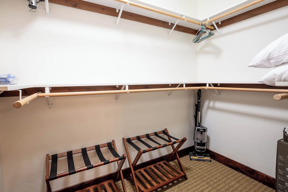 Ensuite King Bedroom - Main Level