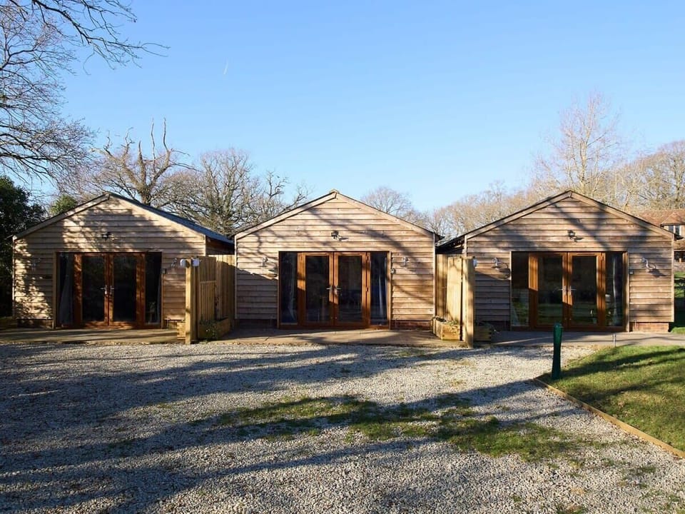 Willow Barn, Bonnington - Host & Stay