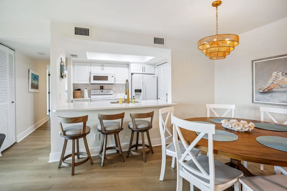 Kitchen Couther with extra seating