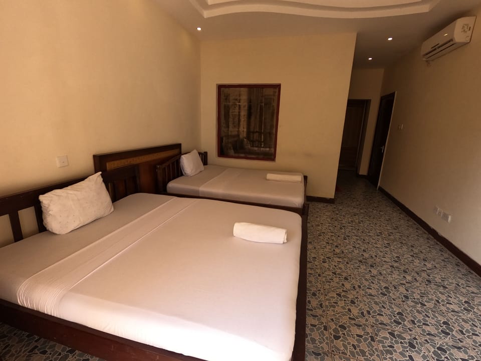 Deluxe Apartment | 3 bedrooms, iron/ironing board, free WiFi