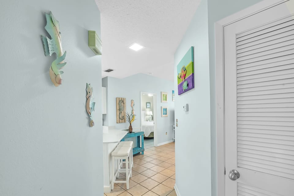 Signature Condo, 2 Bedrooms, 2 Bathrooms | 2 bedrooms, individually decorated, individually furnished