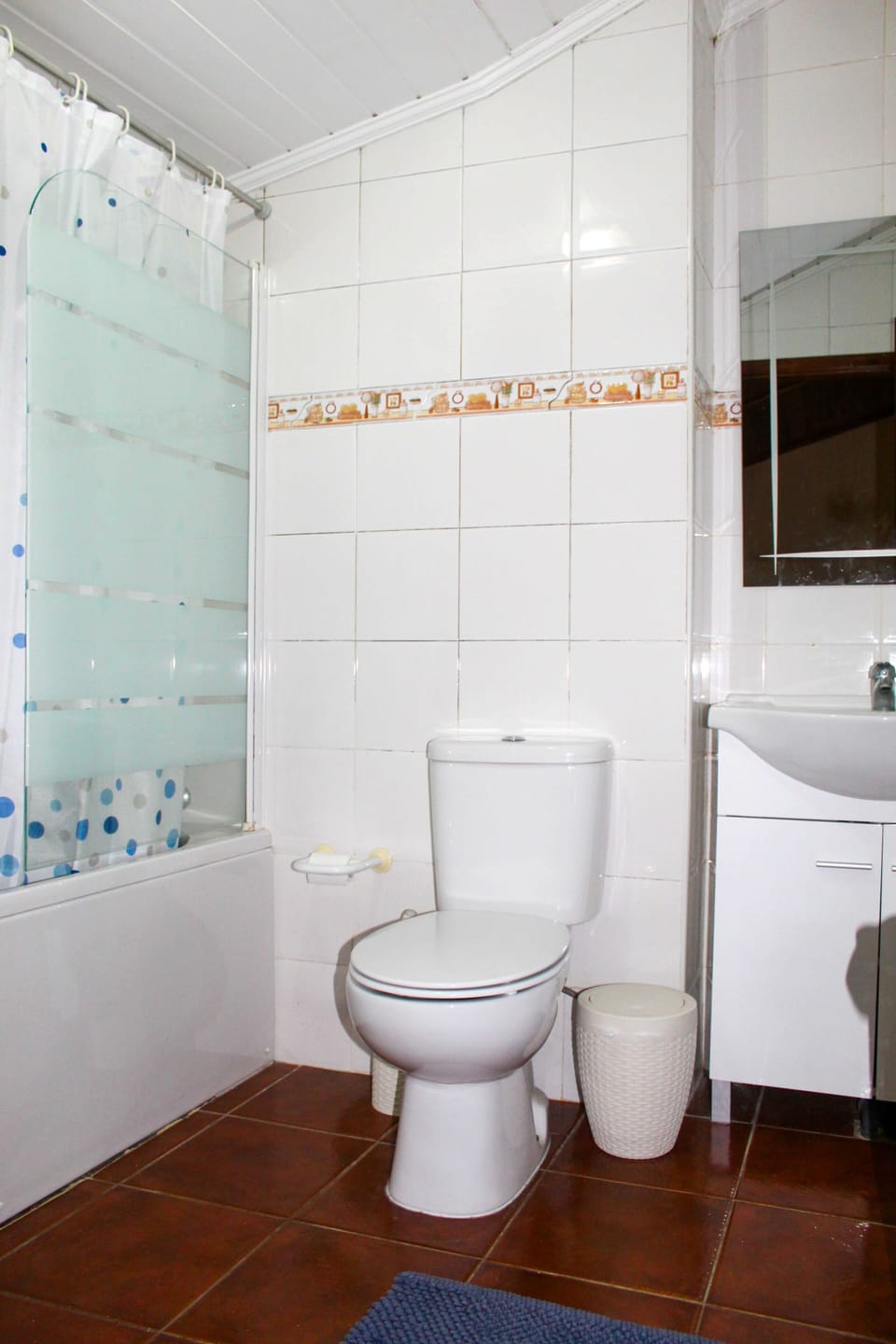 Free toiletries, hair dryer