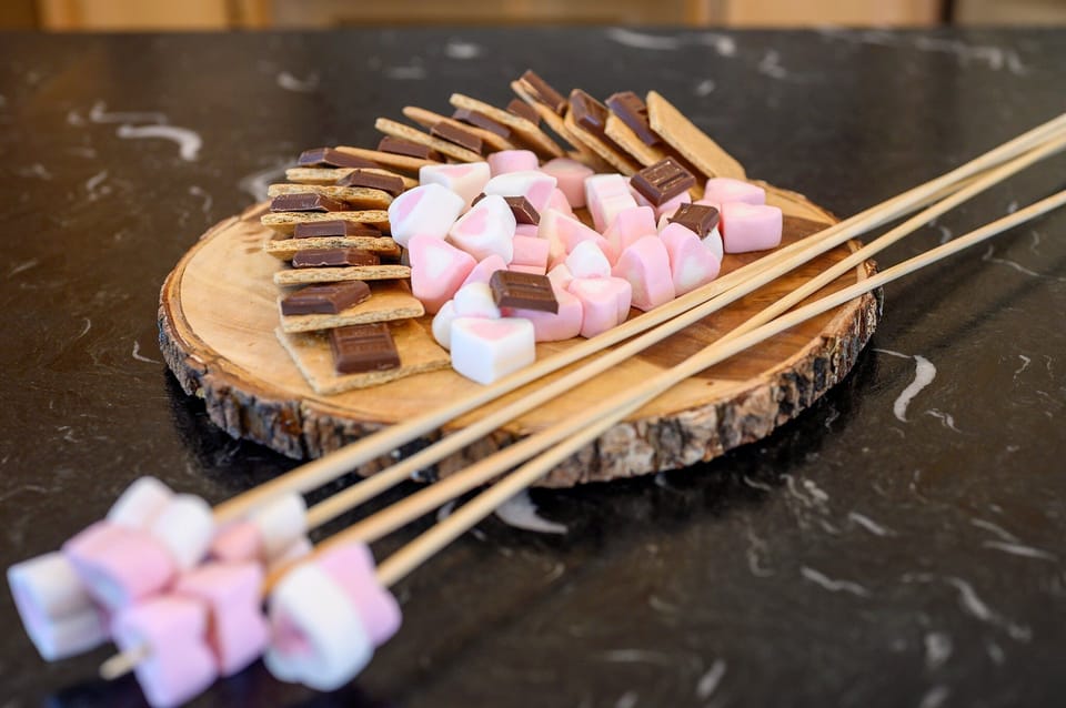 S'mores Station: Indulge in a delightful s'mores experience under the stars!