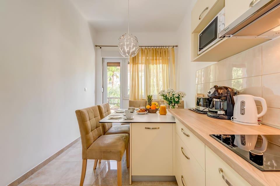 House | Private kitchen | Full-size fridge, oven, dishwasher, cookware/dishes/utensils