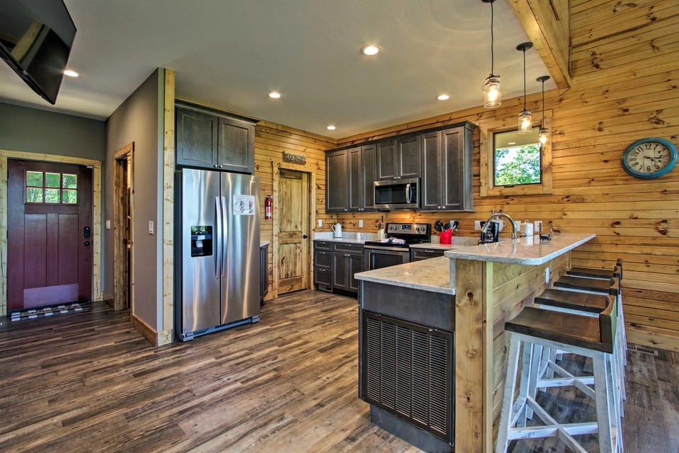 Another shot of the kitchen!