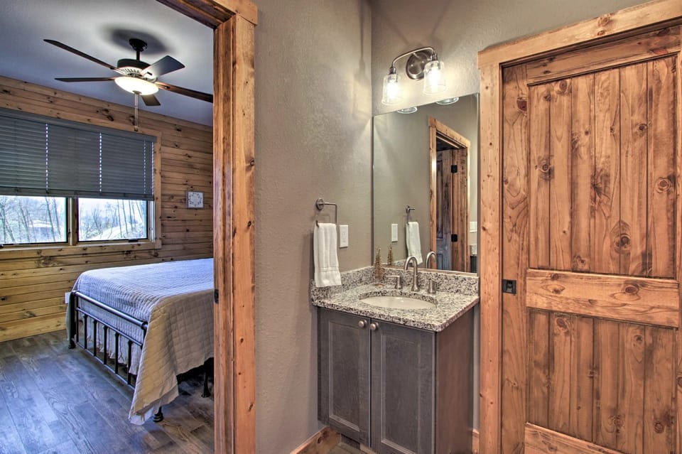 Another shot of the handicap accessible bathroom.