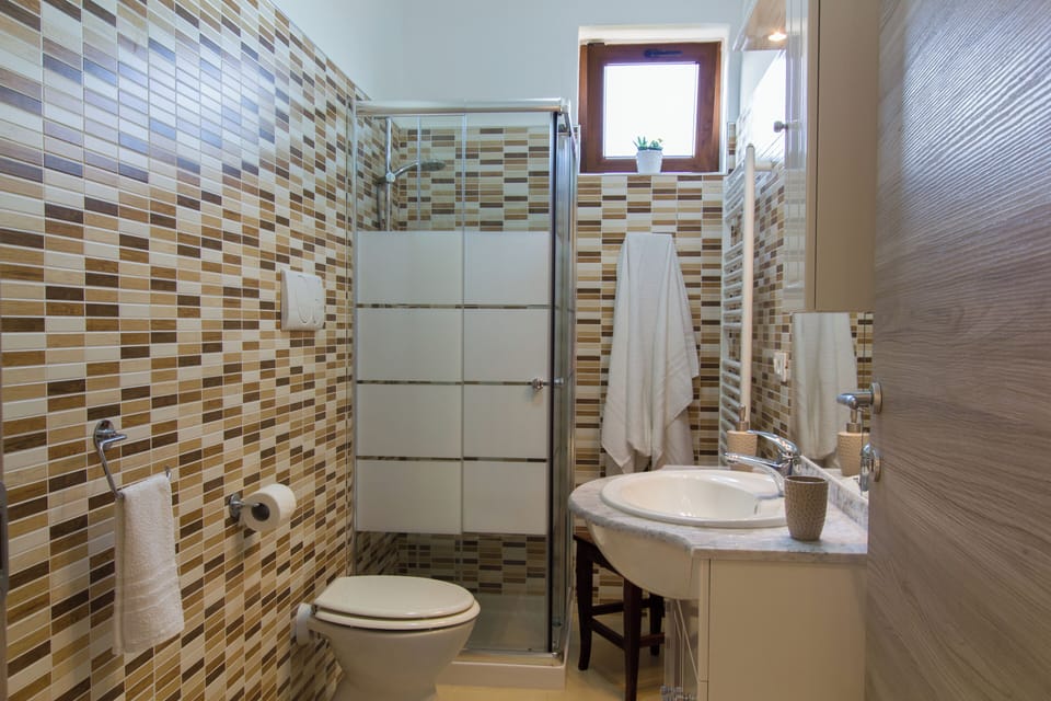 Classic Double or Twin Room, Garden View | Bathroom | Bidet