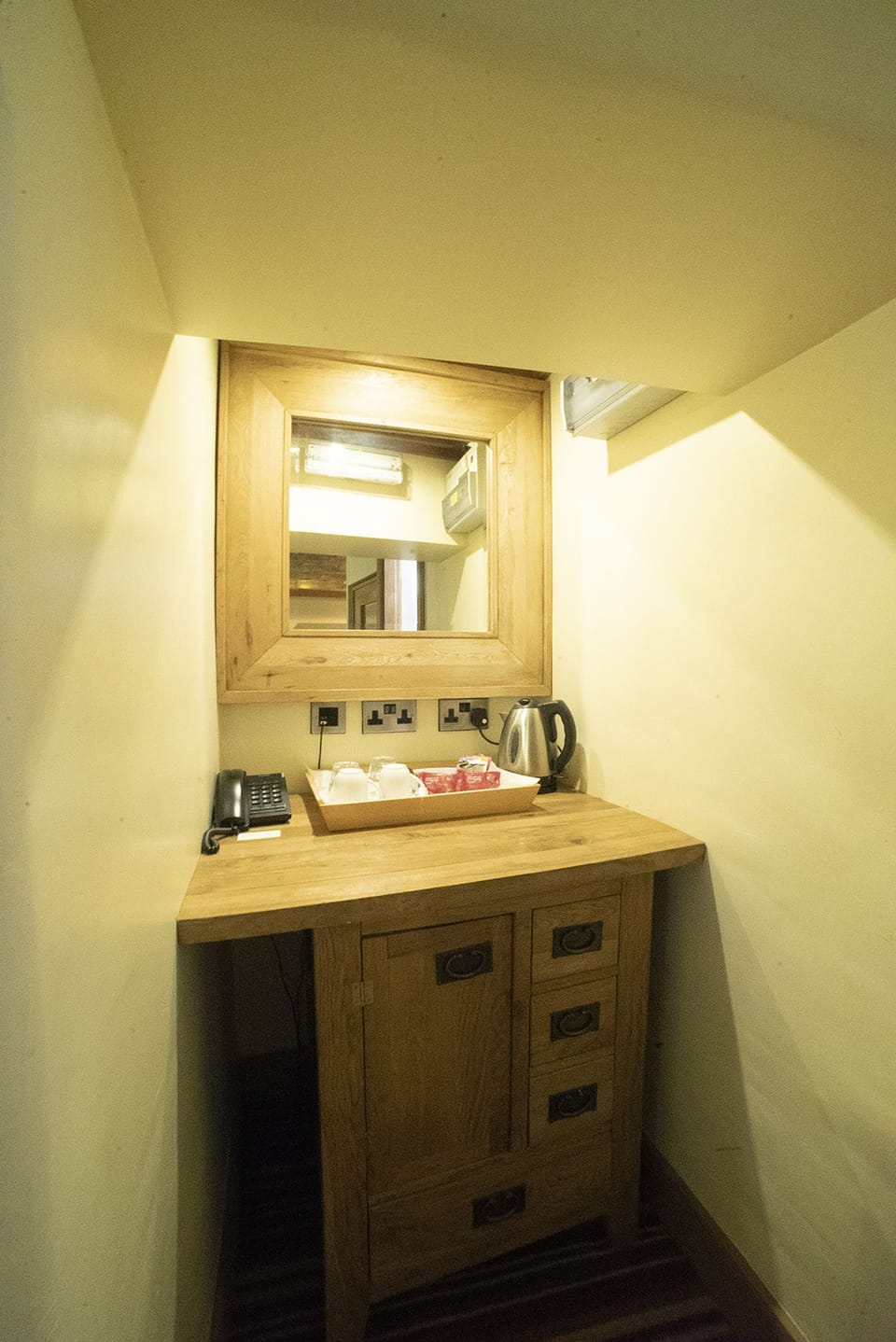 Double Room with Private Bathroom | Individually decorated, individually furnished, bed sheets