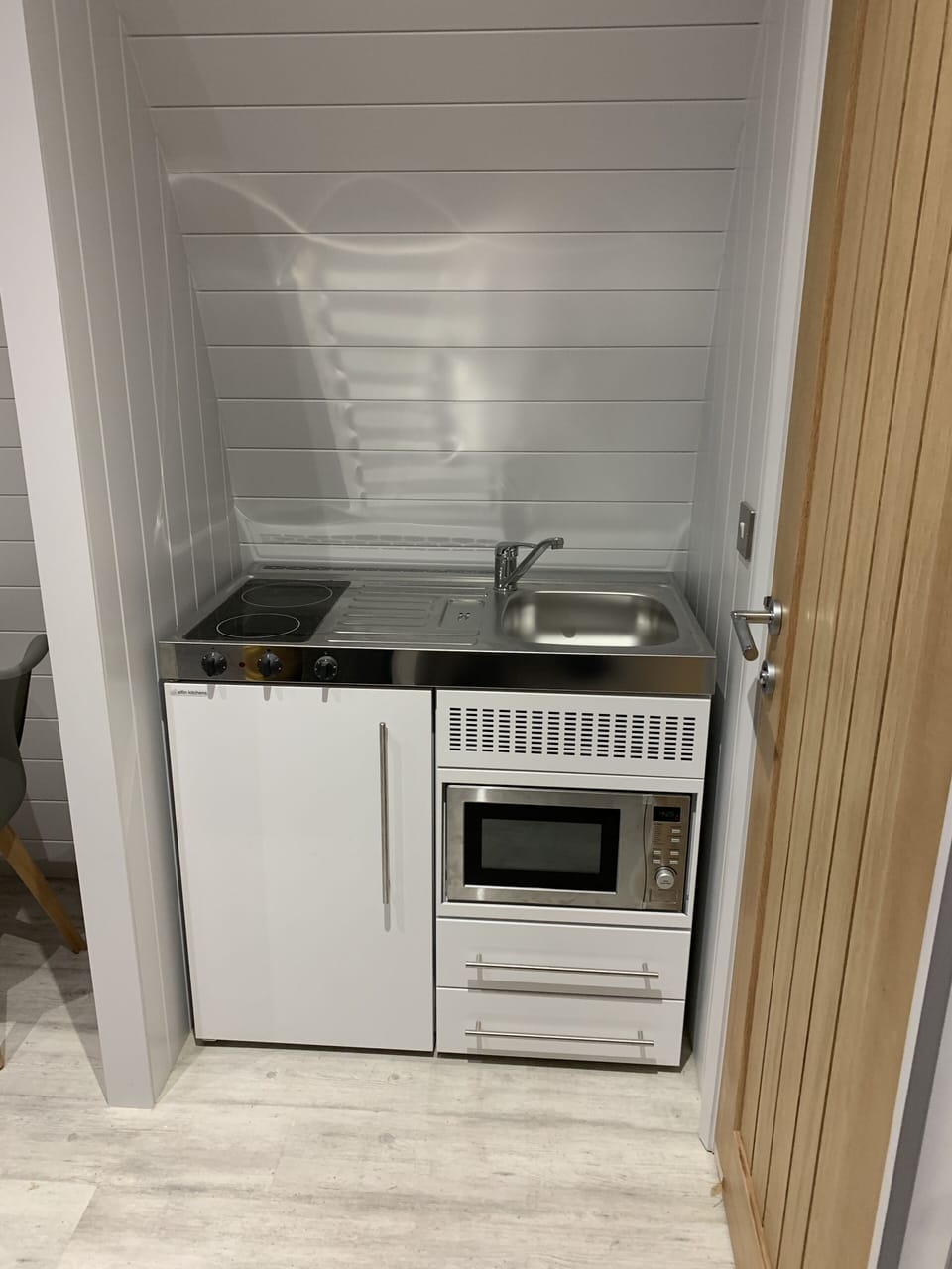 Family Room with Private Bathroom | Private kitchen | Electric kettle