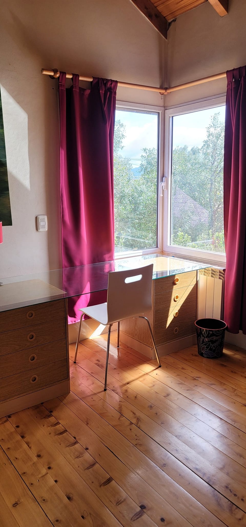 desk site in Master bedroom