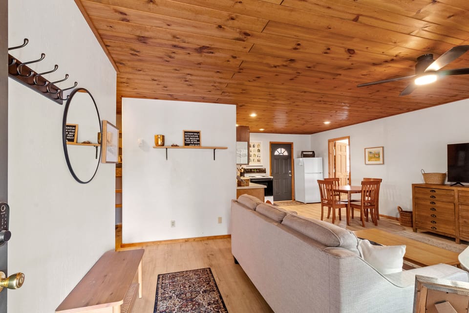 Entry into the Starlite Cabin's front room.