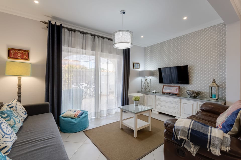 Bambus House Holidays Rental Bed and Breakfast in Quarteira