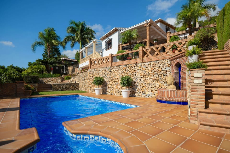El Mirador %2D luxury villa in Frigiliana %2D pool with built%2Din jacuzzi