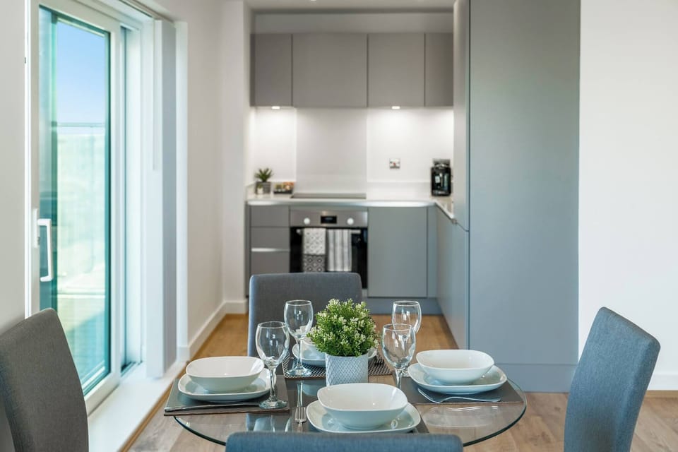 Apartment, 2 Bedrooms | Dining