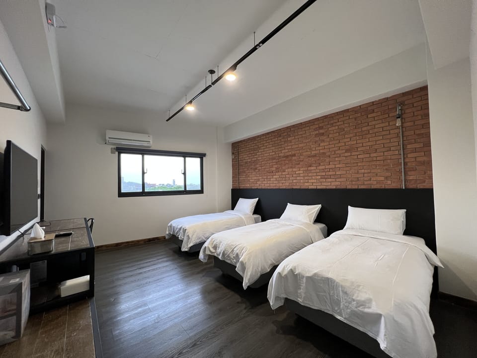 Basic Triple Room | Soundproofing, free WiFi