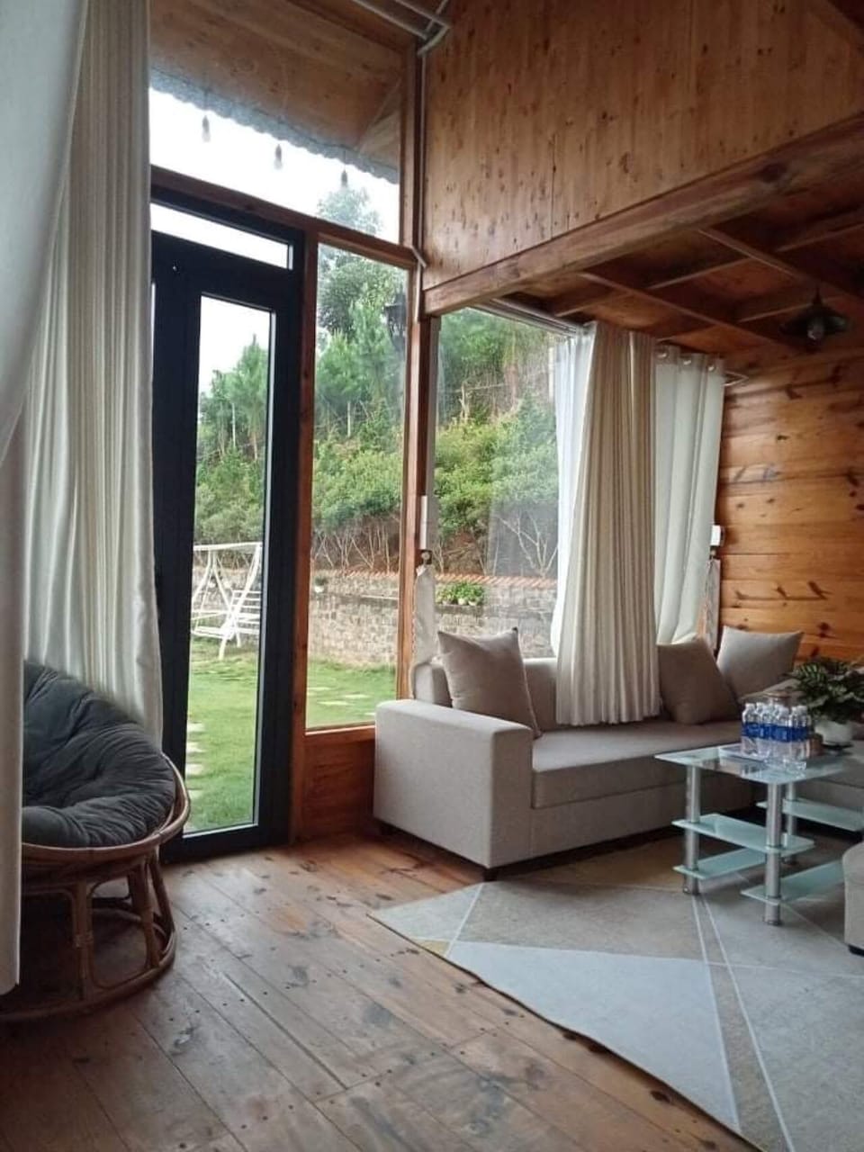 Panoramic Double or Twin Room | Living area