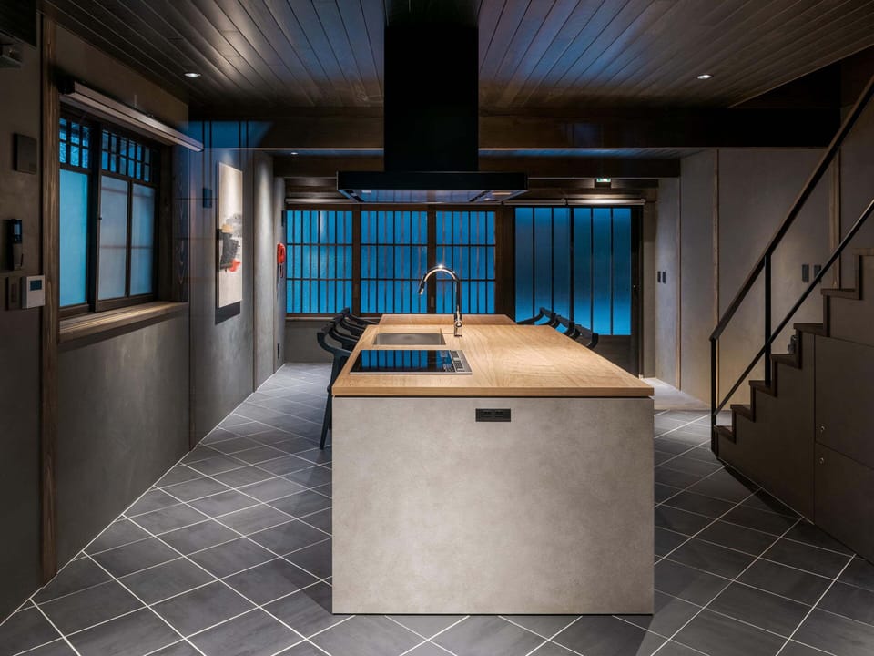 House | Private kitchen | Mini-fridge, microwave, stovetop, electric kettle