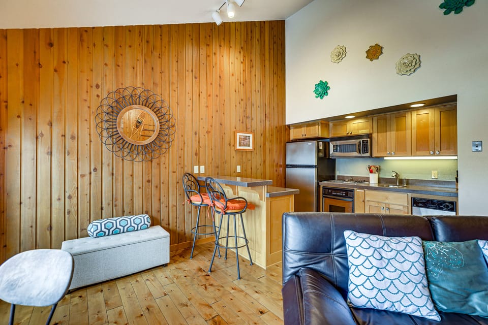Kitchen | Trash Bags/Paper Towels | 1st Floor