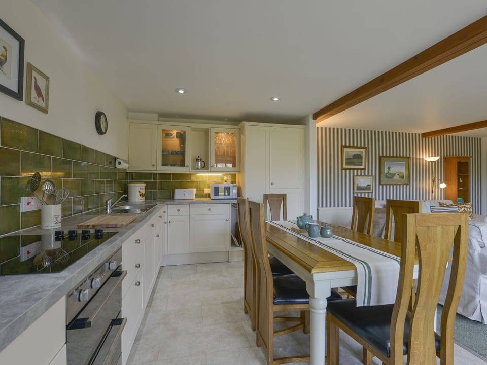 Cottage | Dining
