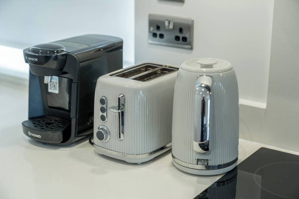 Apartment, 2 Bedrooms | Coffee and/or coffee maker
