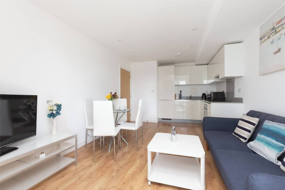 Apartment, 1 Bedroom | Dining room